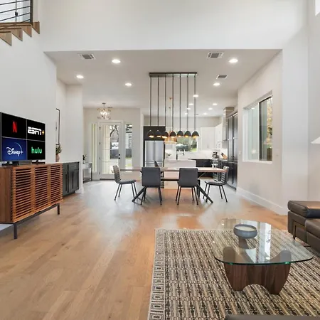 Villa Luxurious Modernism With Private Hot Tub And Garage
